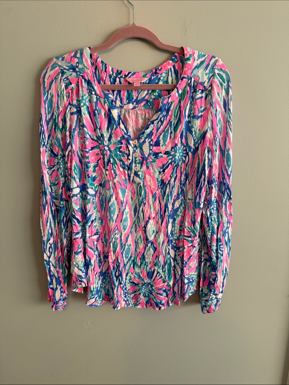 Lilly Pulitzer Pink Blue White Printed Long Sleeve V-Neck Top